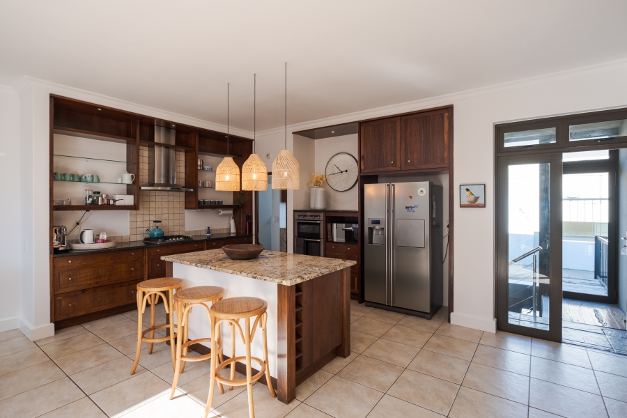 6 Bedroom Property for Sale in Belvedere Western Cape